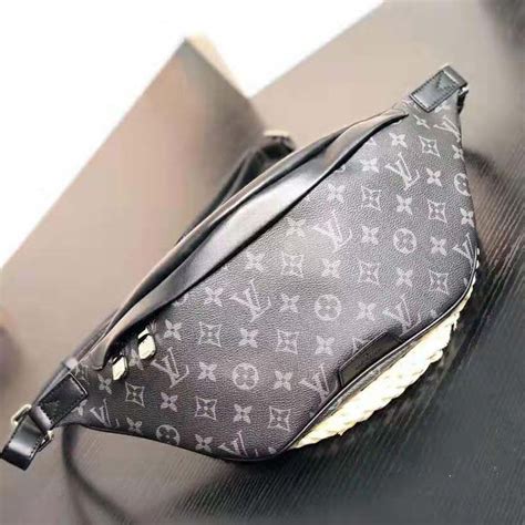 Louis Vuitton Discovery Bumbag Monogram Eclipse .